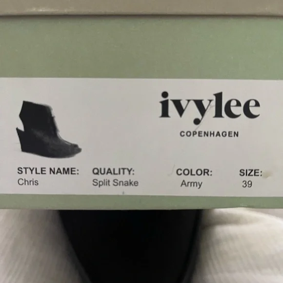 Ivy Lee - Picture 2 of 7